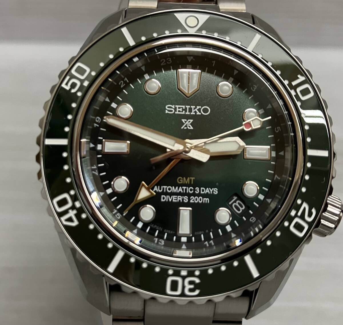 SEIKO PROSPEX グリーンダイバーズウォッチ SBEJ009 Amazon.com: SEIKO SBEJ009 [PROSPEX Diver Scuba 1968