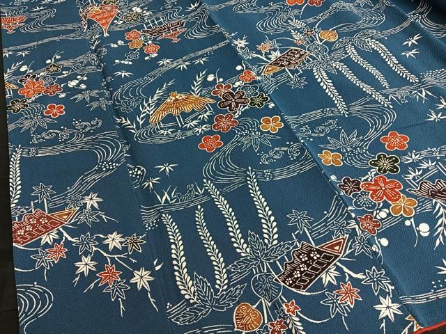 【上品】●友禅小紋●縮緬●風景文様● 笹蔓文様 優しく上品な色彩に美しい暈し染め、十日町糸目友禅九