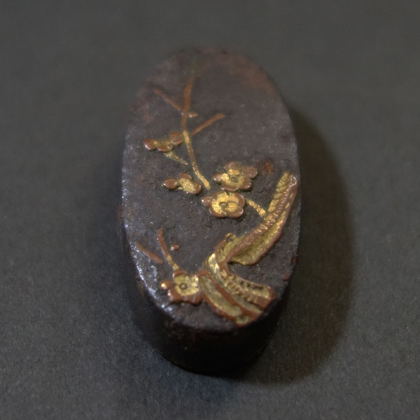 煙草入れ前金具 飾り 6296明治時代 オリジナル 堤物 煙草入れ 赤銅 馬具 鐙