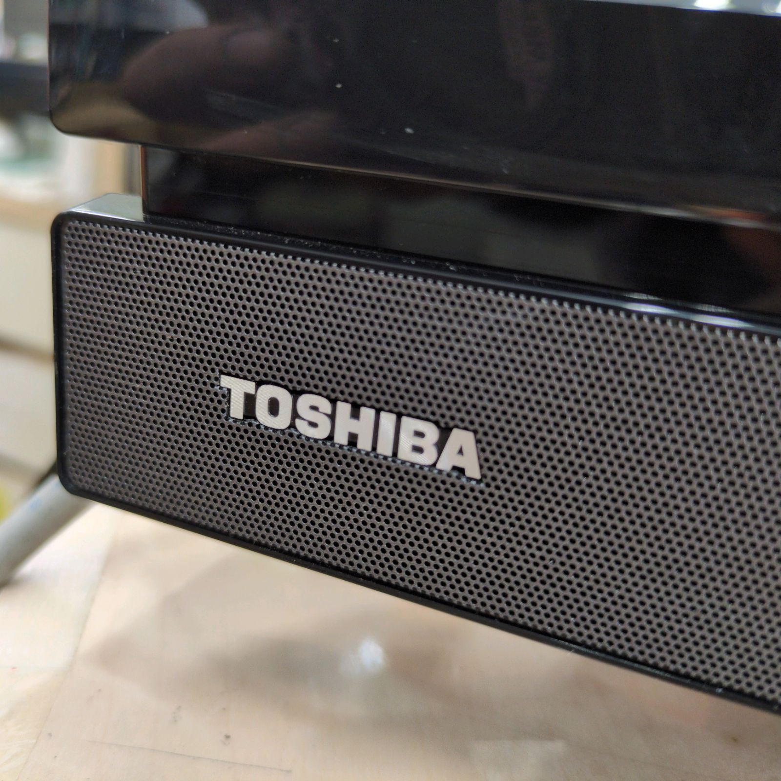 a_sakiJ029 ★TOSHIBA★32インチ地デジTV ★32S20 32 Inch Toshiba TV With Remote In Working Condition #3761