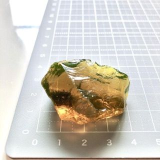 ☆アンダラクリスタル原石☆変色タイプ オリーブグリーンカラー 【公式