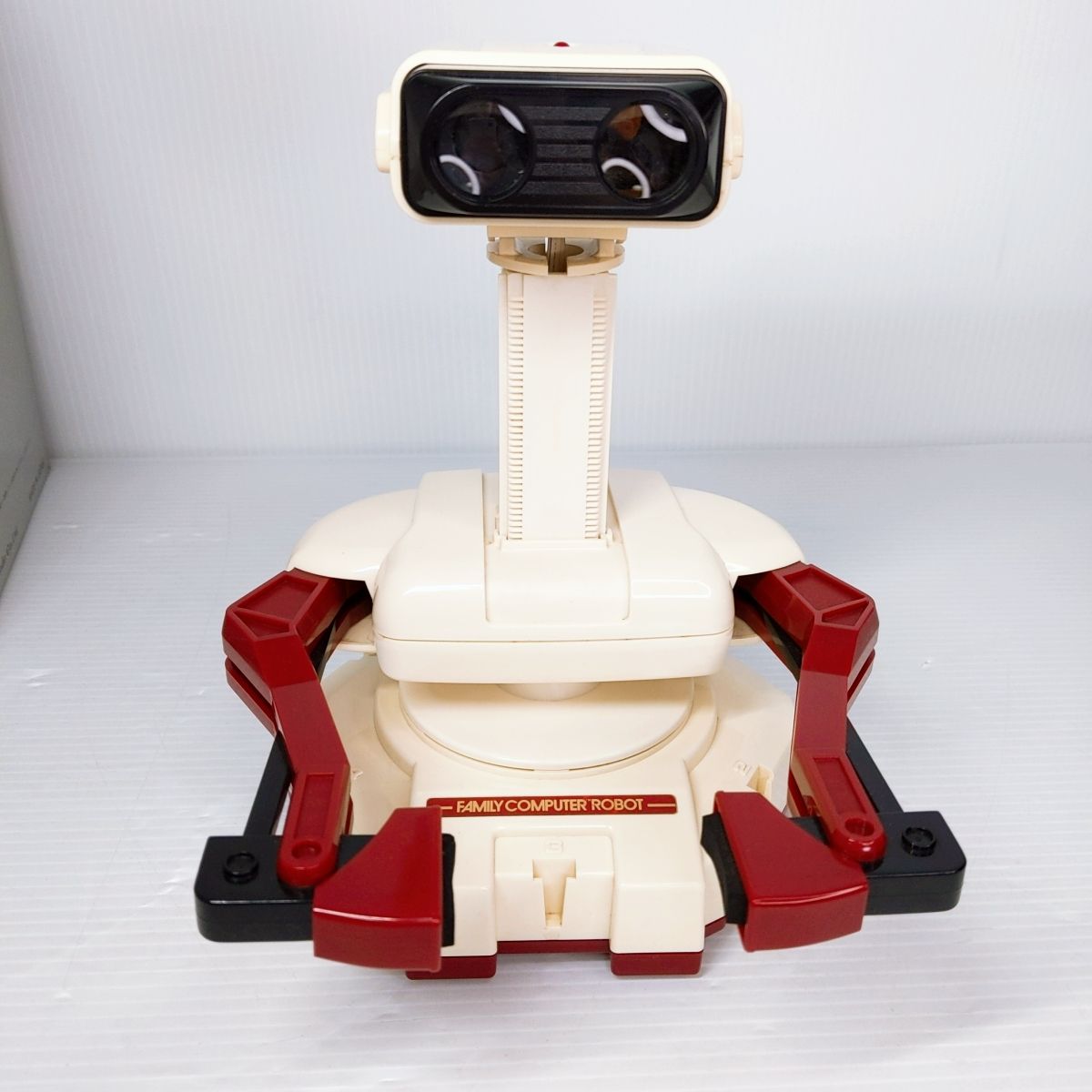 ファミリーコンピュータロボット 1985年製