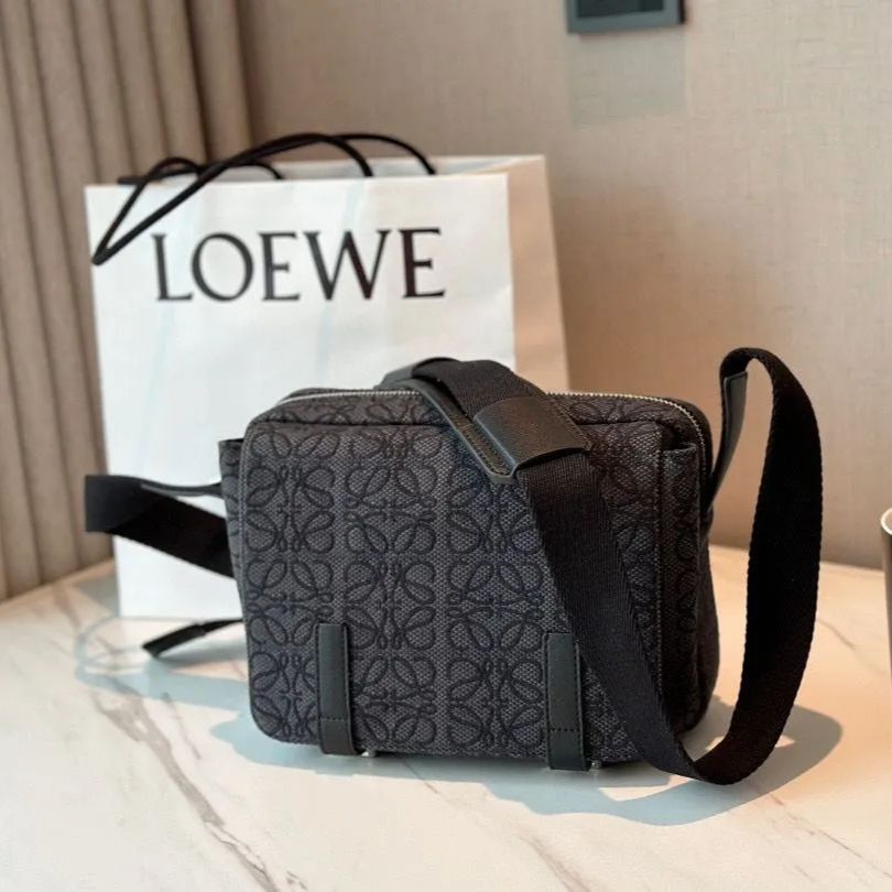 ロエベ バッグ LOEWE キャンバス リピートアナグラム ミリタリー ...