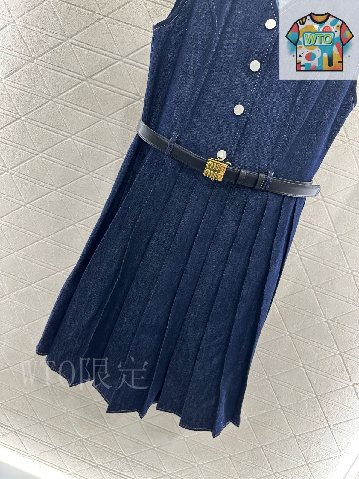 今日特価】Miumiuミュウミュウ ノースリーブベルト付きデニム 今日特価】Miumiuミュウミュウ ノースリーブベルト付きデニム