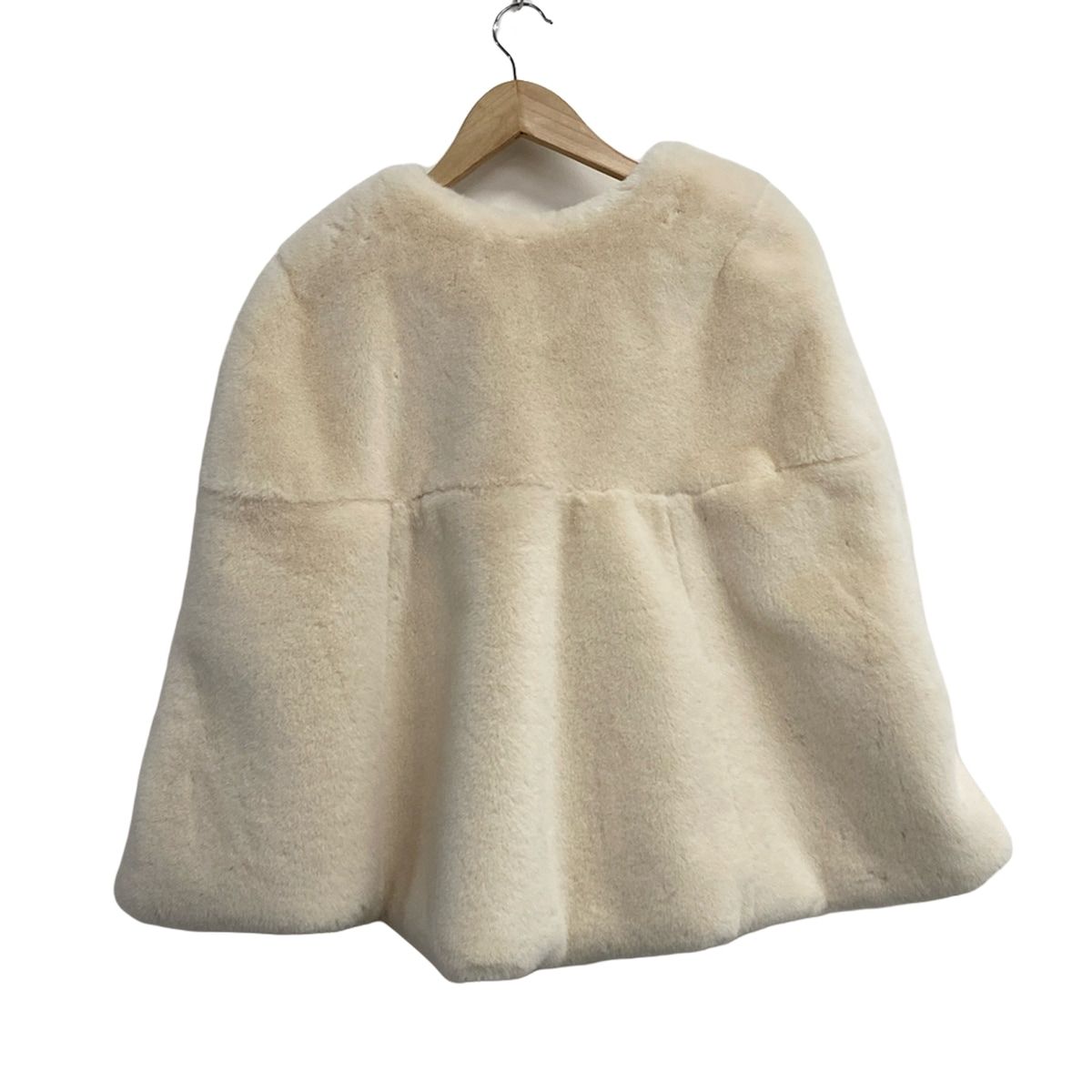 SEVEN TEN by MIHO KAWAHITO セブンテン バイミホカワヒト ポンチョ サイズM レディース - アイボリー フェイクファー 冬