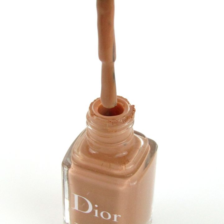 ディオール ネイルカラー ヴェルニ 425 TERRA GOLD 残半量以上 コスメ  