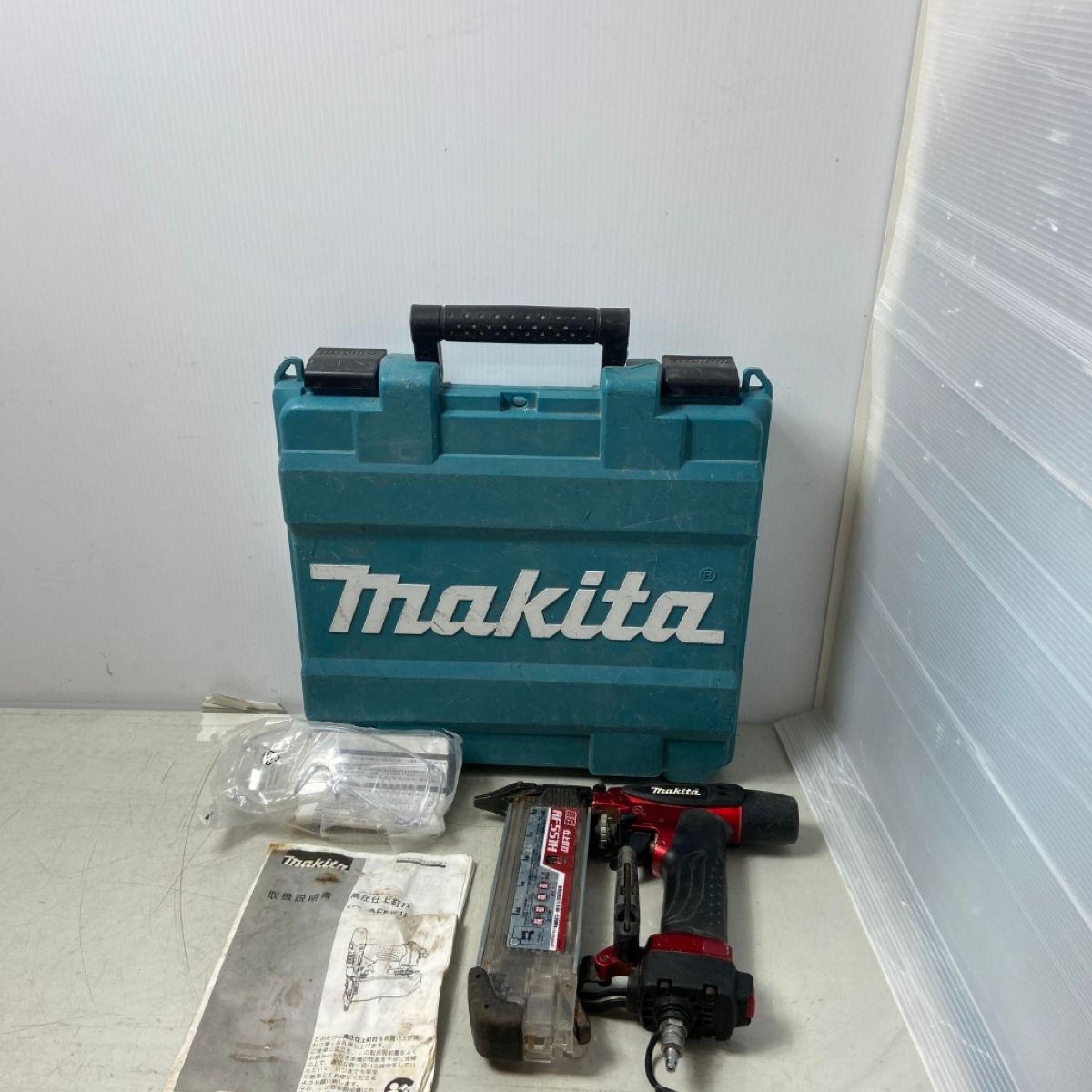 ΦΦMAKITA マキタ エアツール エア釘打ち 高圧 AF551H レッド