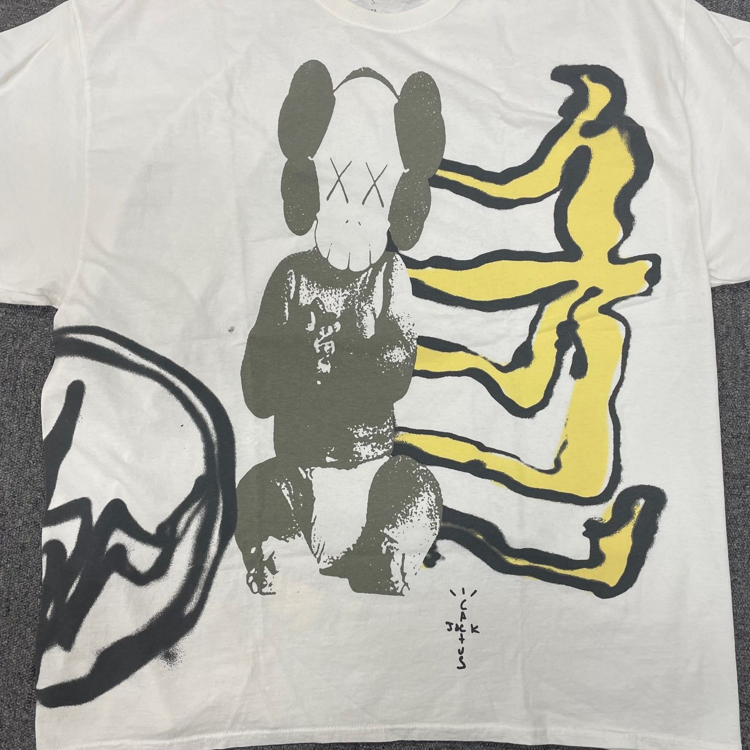 Travis Scott × KAWS コラボTシャツ XL【新品未使用】 Travis Scott Cactus Jack x Kaws for Fragment Tee Aged Yellow