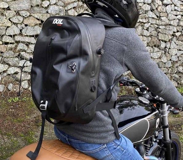 IXIL 防水 ツーリングバック 22L リュックサックタイプ ブラック