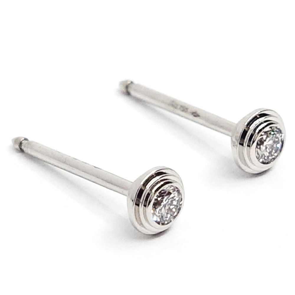 栄】カルティエ K18WG ダムール ダイヤモンド ピアス XS 一粒