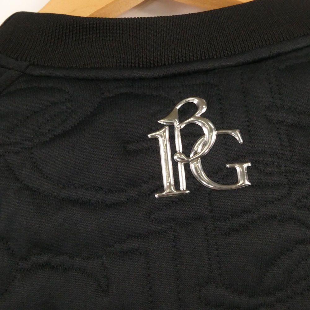 1PIU1UGUALE3 ウノピュウノウグァーレトレ