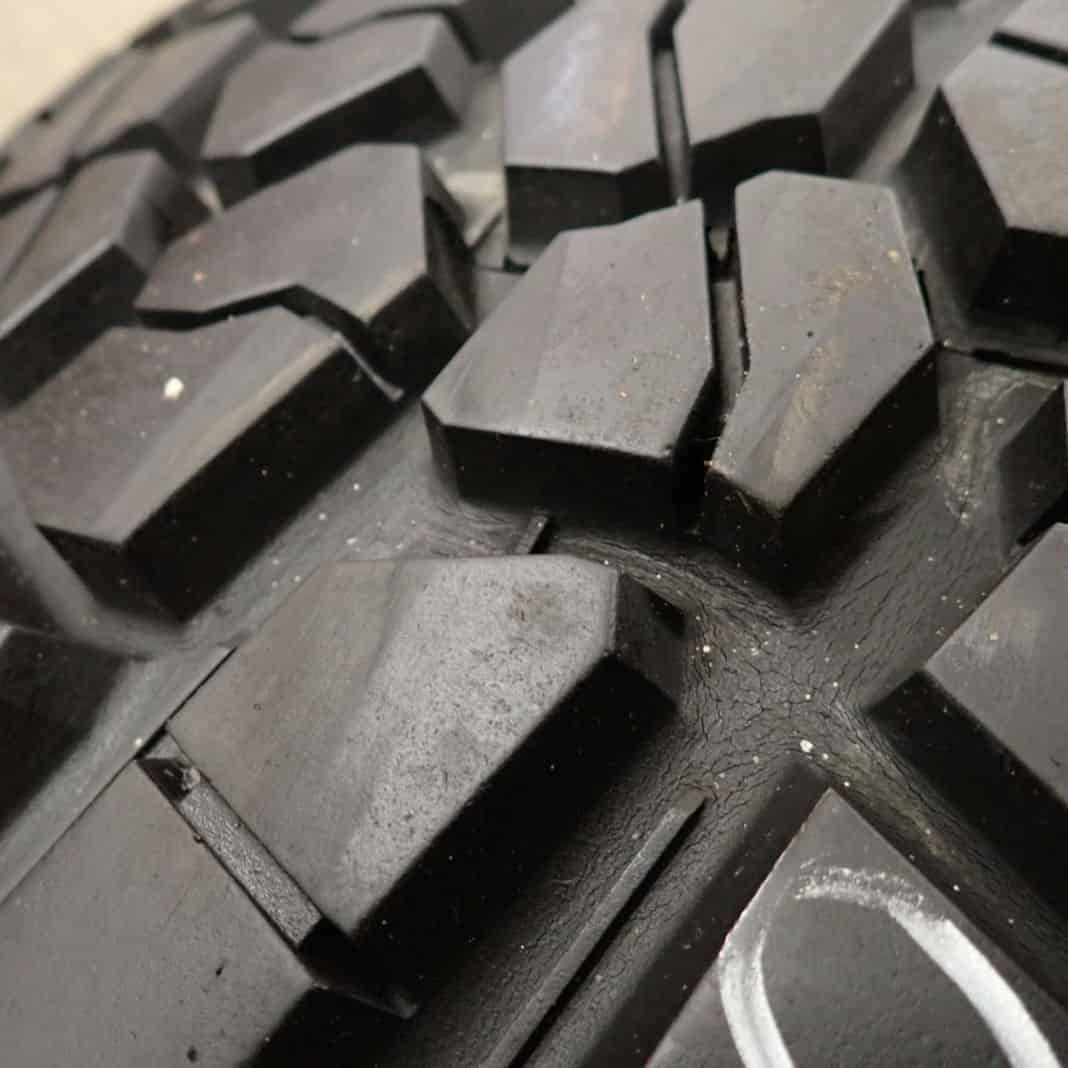 31×12.50R15×8J