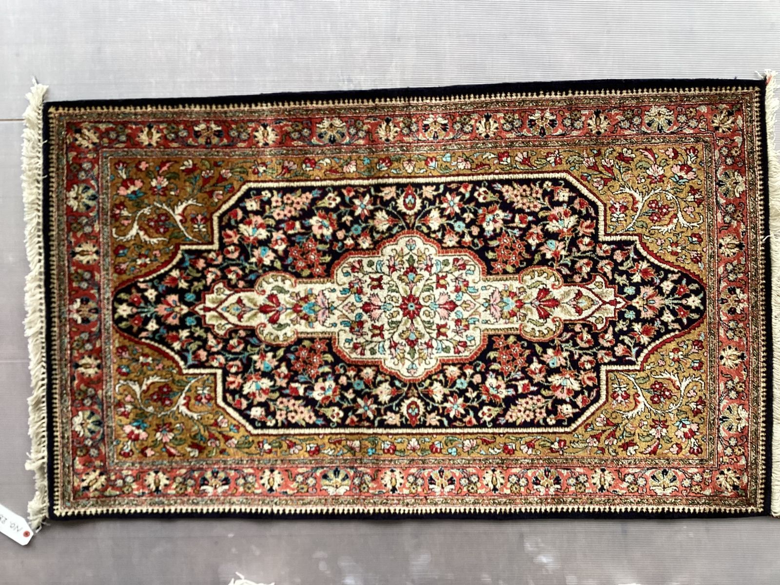 シルク ペルシャ絨毯 クム産 高品質 93x57cm 手織り ラグ 玄関マット シルク 絨毯 クム産 93x57cm 手織り ラグ 玄関マット シルク ペルシャ