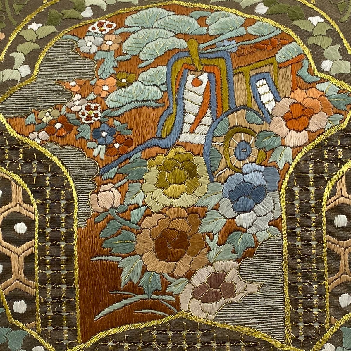 袋帯 御所車 草花 刺繍 金糸 金色 六通 正絹