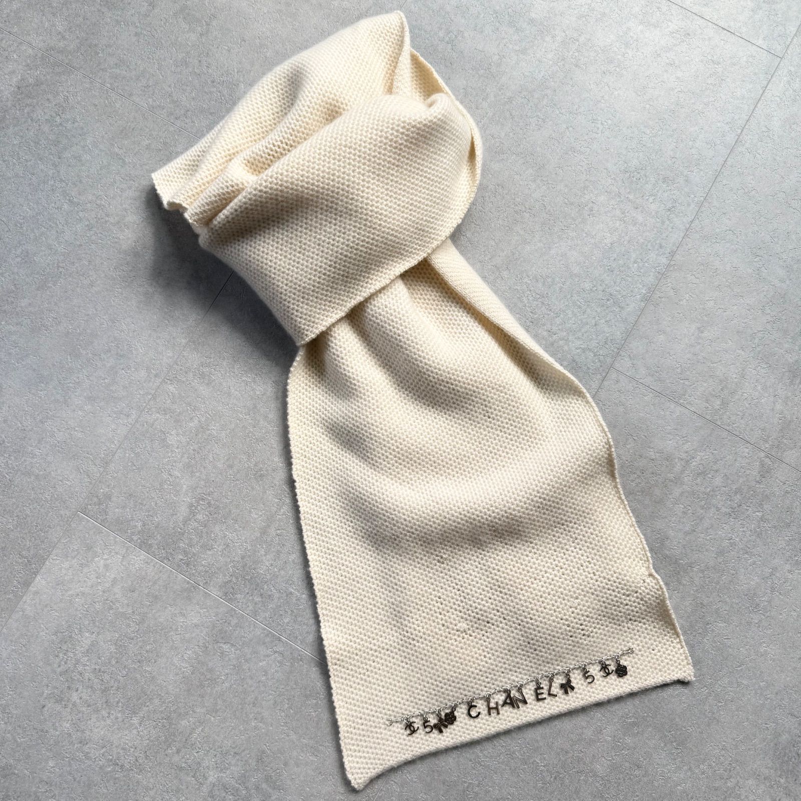 希少 CHANEL シャネル カシミヤ マフラー ココマーク チャーム