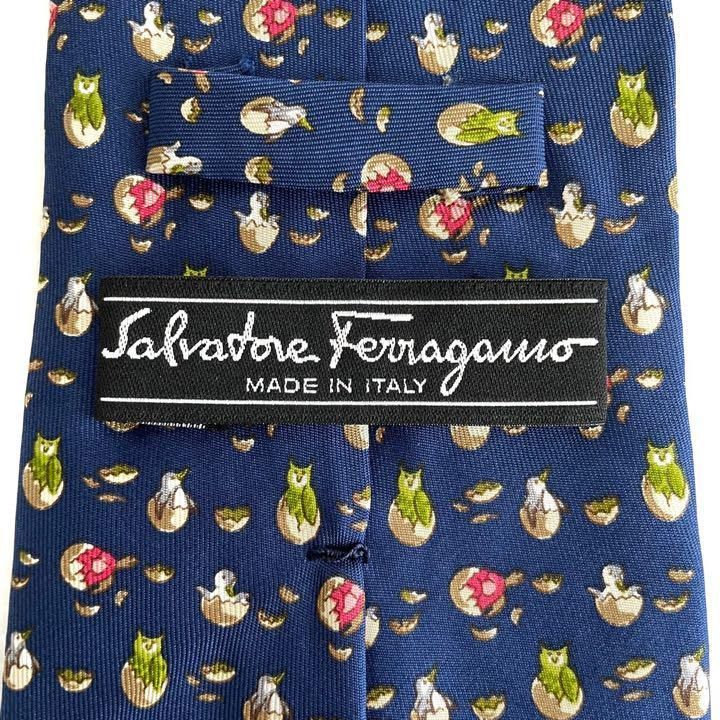 Salvatore Ferragamo フェラガモ 鳥 ヒナ 柄 ネイビー - メルカリ