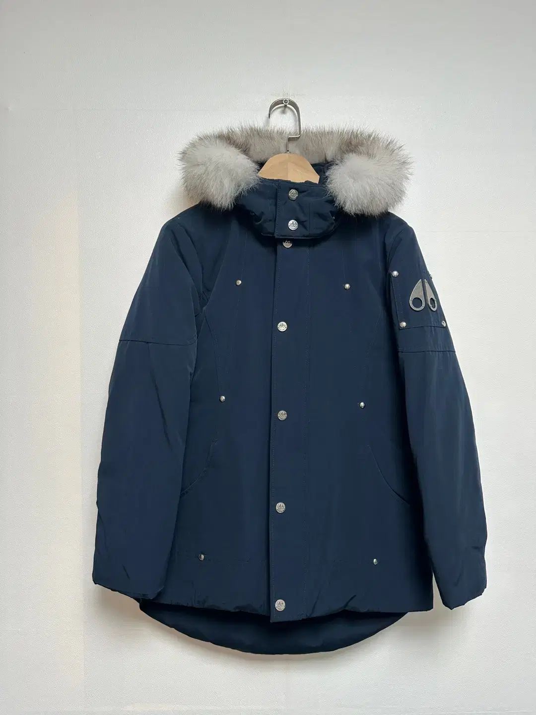 【雷市場（ポンジャン）商品韓国直送】 MOOSE KNUCKLES(ムースナックルズ) キッズ ホワイトファー ダウン ネイビー ブルゾン ( 90 )
