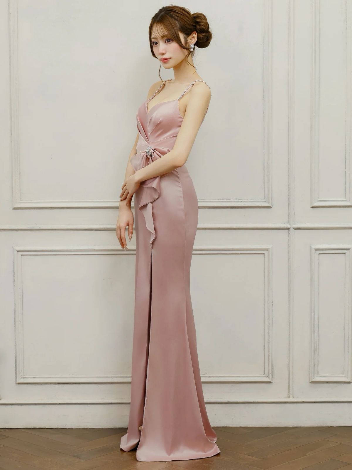 25855 サテンワンショルダーリボンティアードフ