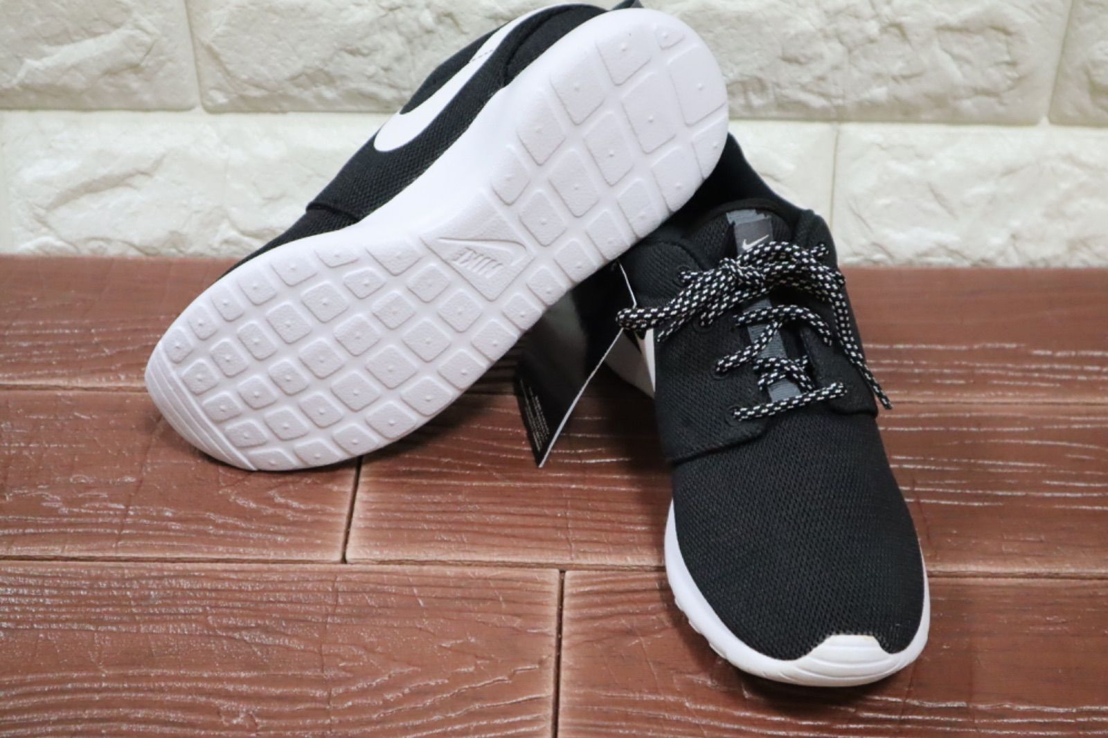 新品 NIKE ナイキ ウィメンズ ローシ ワン W ROSHE ONE