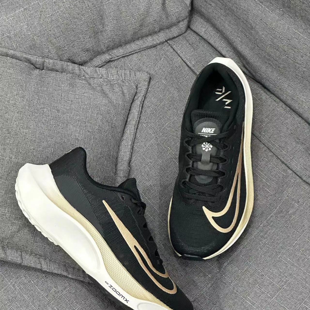 Nike Zoom Fly 5快適運働フィットネス衝撃吸収滑り止め通気性ローカットレジュアルランニングシューズ男性用モデルdm8968-002 -  メルカリ