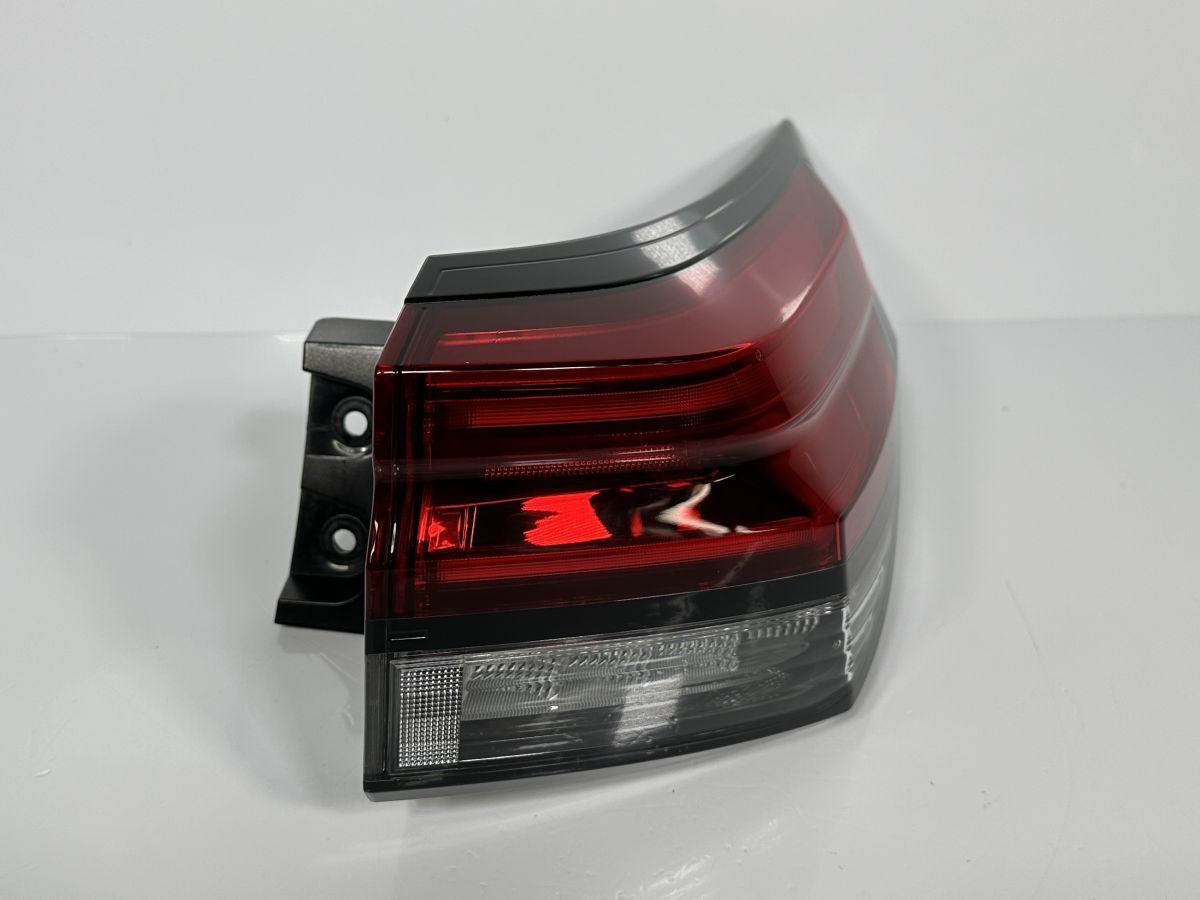 破損キズなし 低走行 ノート オーラ FE13 FSNE13 純正 右テールランプ テールライト 26550-6XL0A 26554-6XL0A D269 P 管理31795