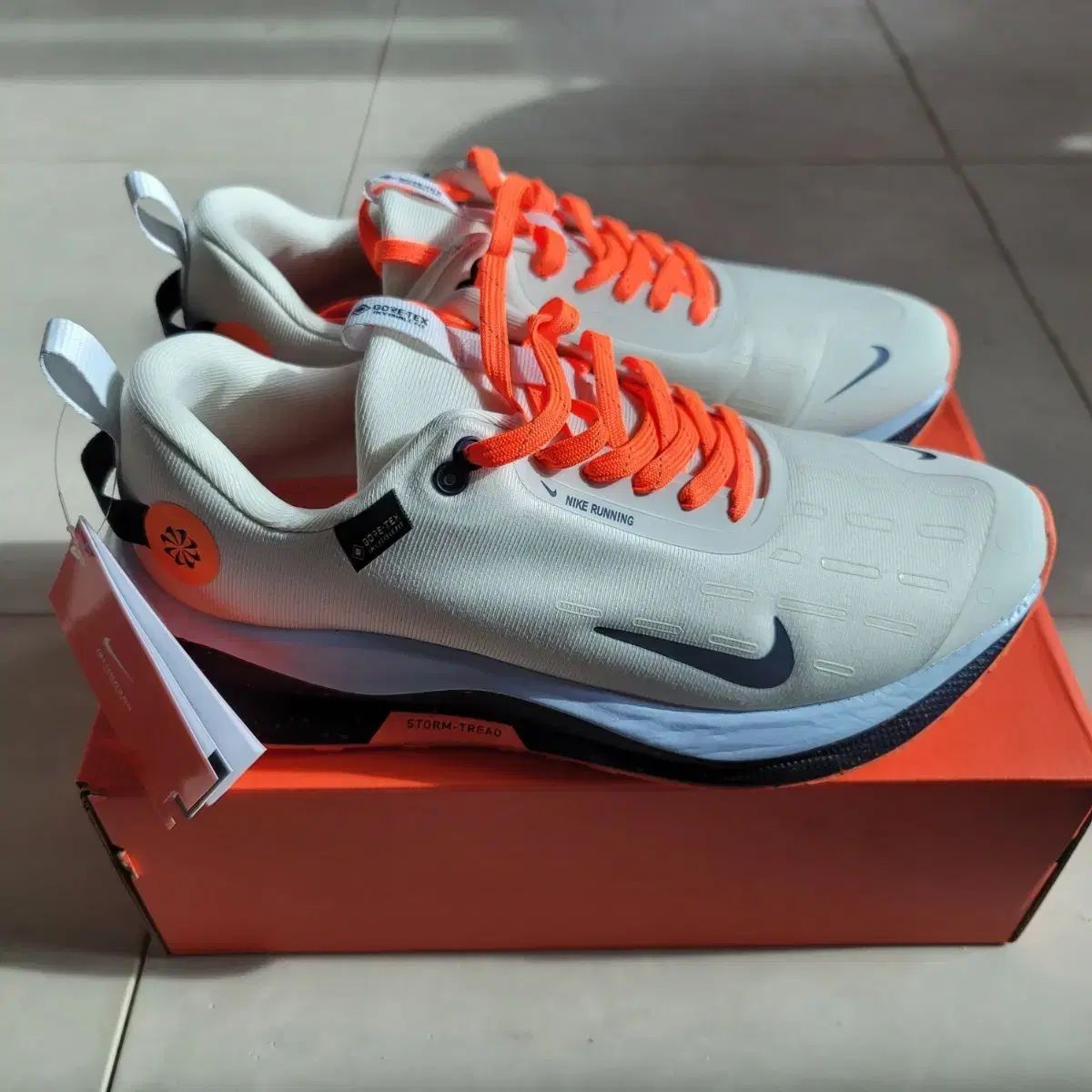 ナイキ インフィニティ ラン 4 GTX 280