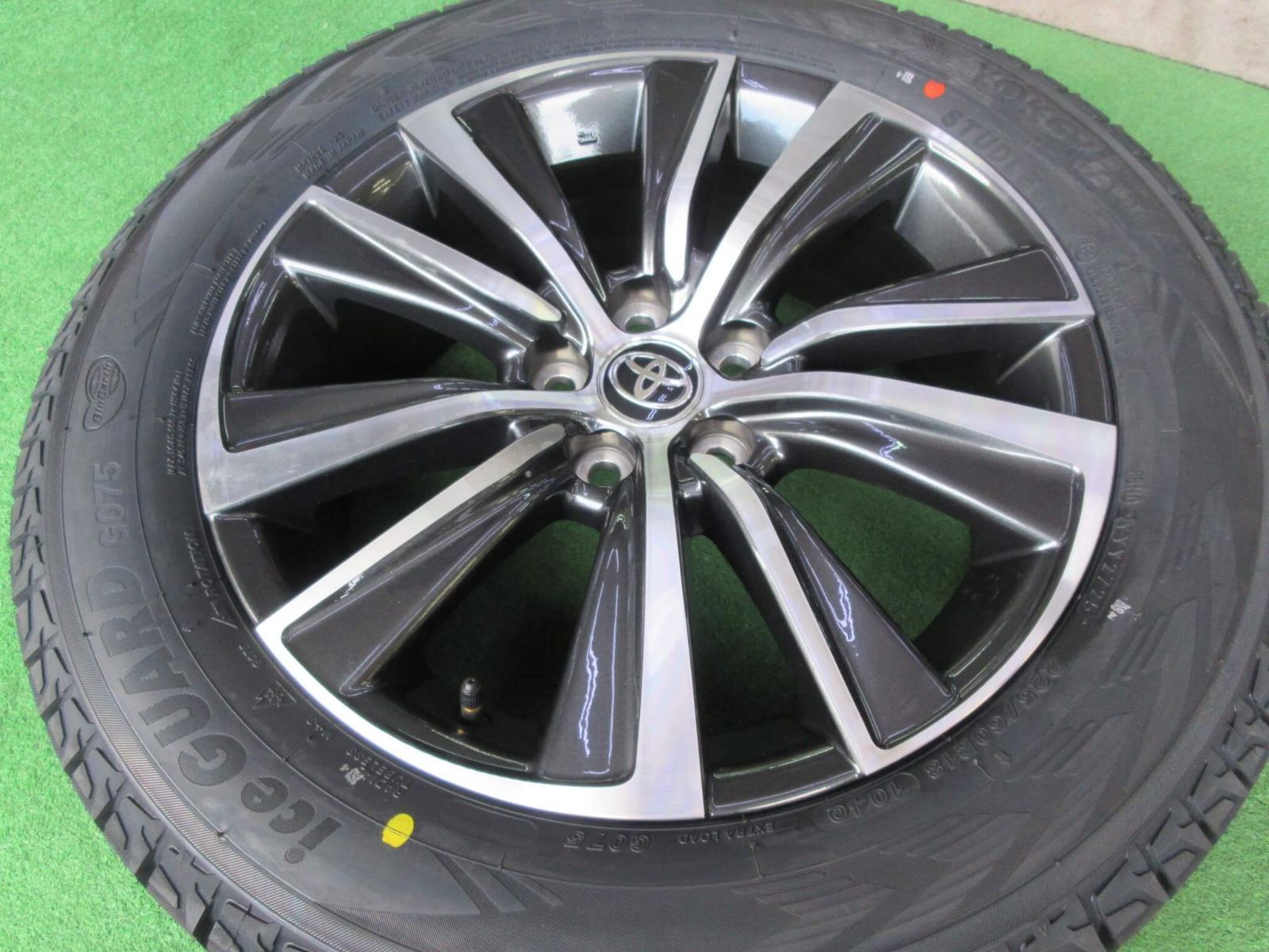 専用　80ハリアーに使用　トヨタ純正カスタムホイール　スタッドレス1シーズン使用 トヨタ 80系ハリアー純正 スタッドレスセット 7J-18 5H114.3 +