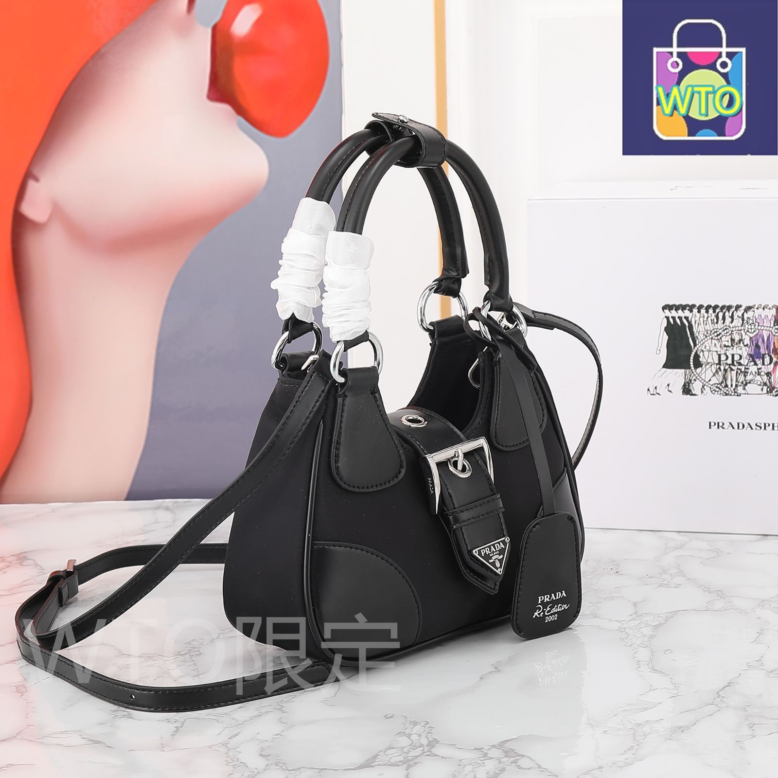 PRADAプラダ新作moon bagムーンバッグ、ハンドバッグ
