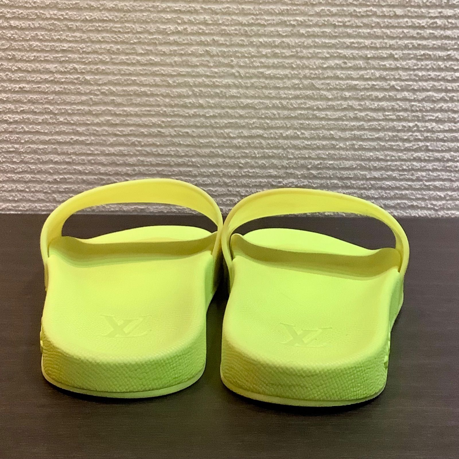 ルイヴィトン LOUISVUITTON ウォーターフロントライン スライド