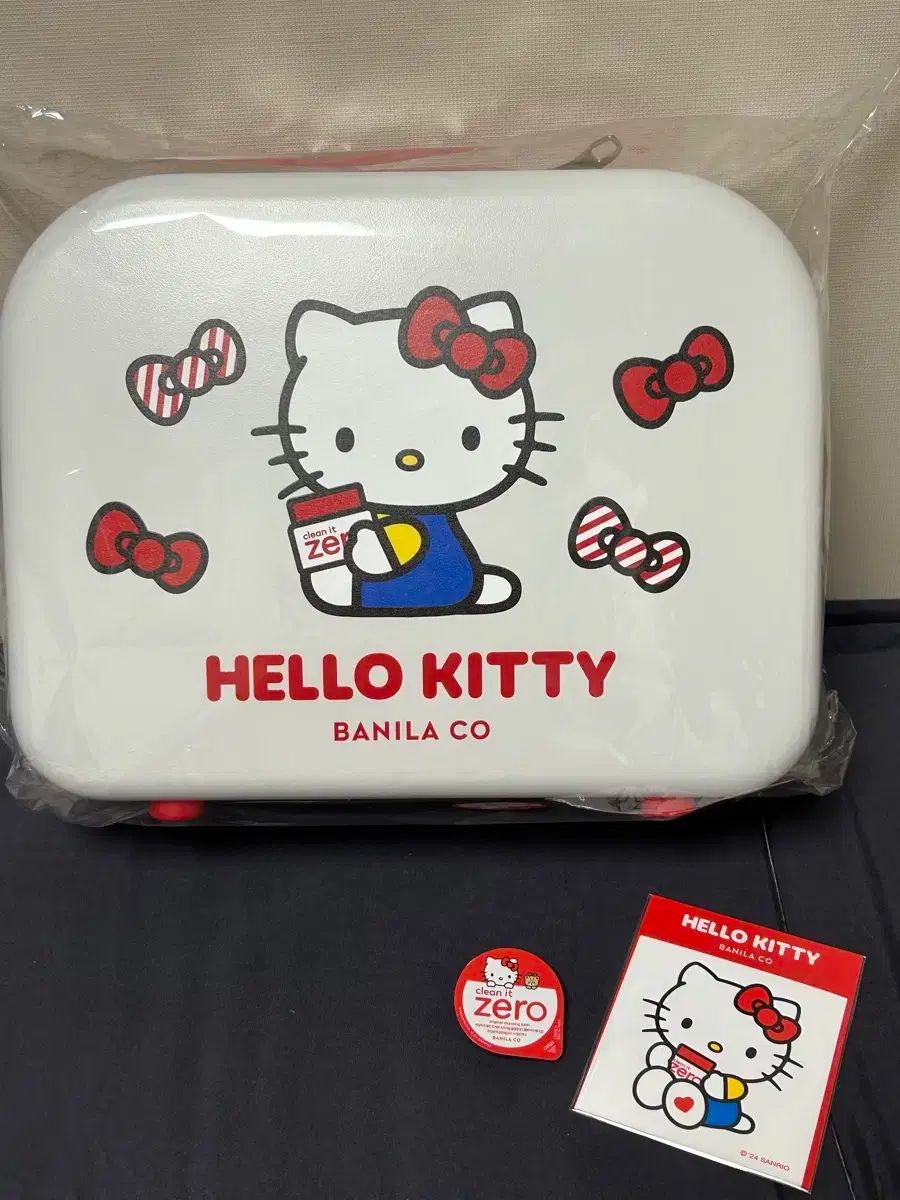 【雷市場（ポンジャン）商品韓国直送】(最終価格 未開封) バニラコック ハローキティ レディバッグ+ステッカー+クレンジングバーム