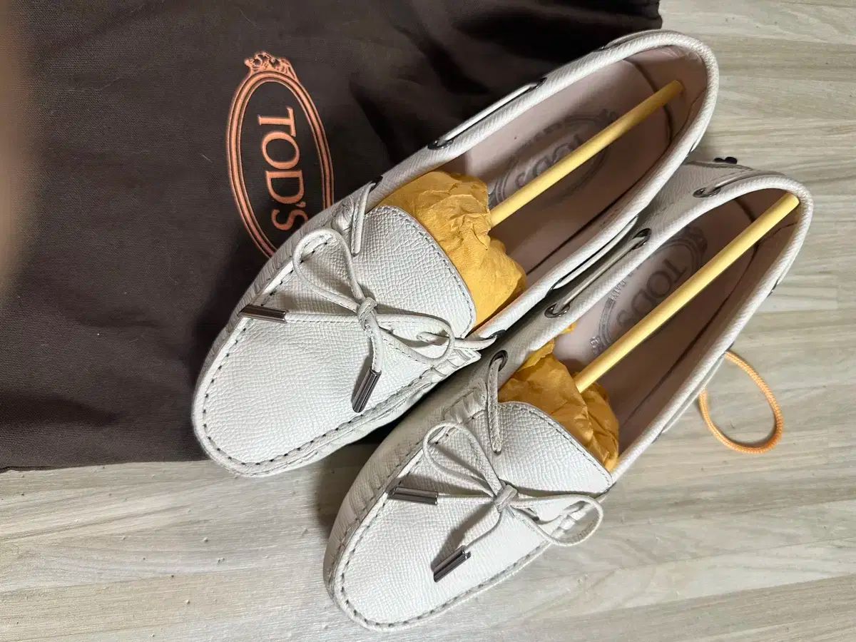 正規品 TOD'S(トッズ) ドライビングシューズ