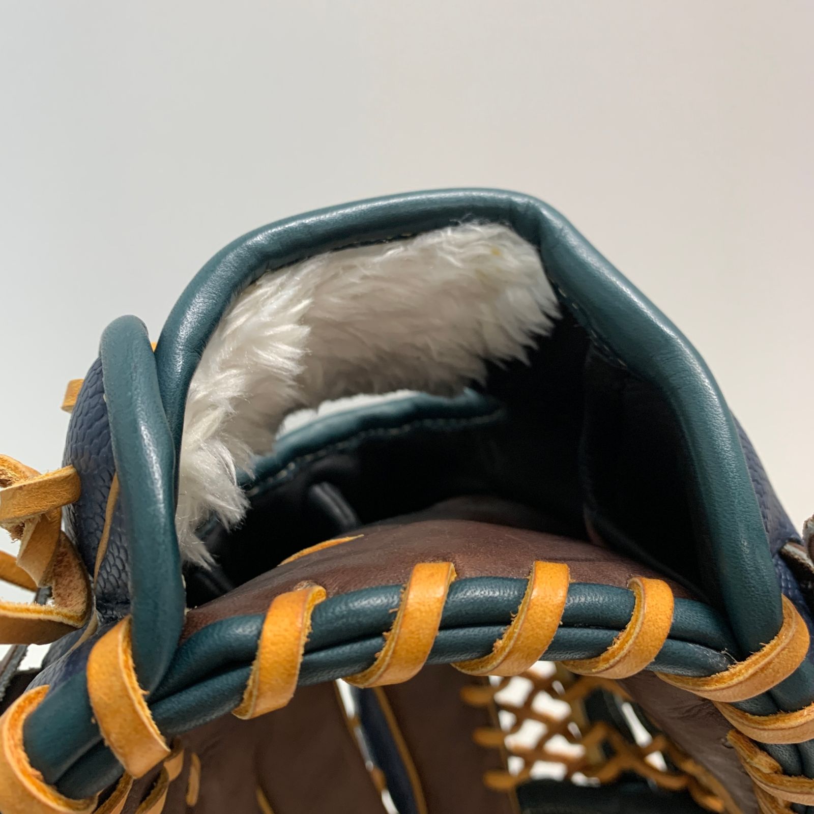  ウィルソン Wilson ワナビーヒーロー 軟式 大人 一般 オールラウンド グローブ グラブ 右投げ RHW 95 F 品 野球 6327 軟式 グローブ