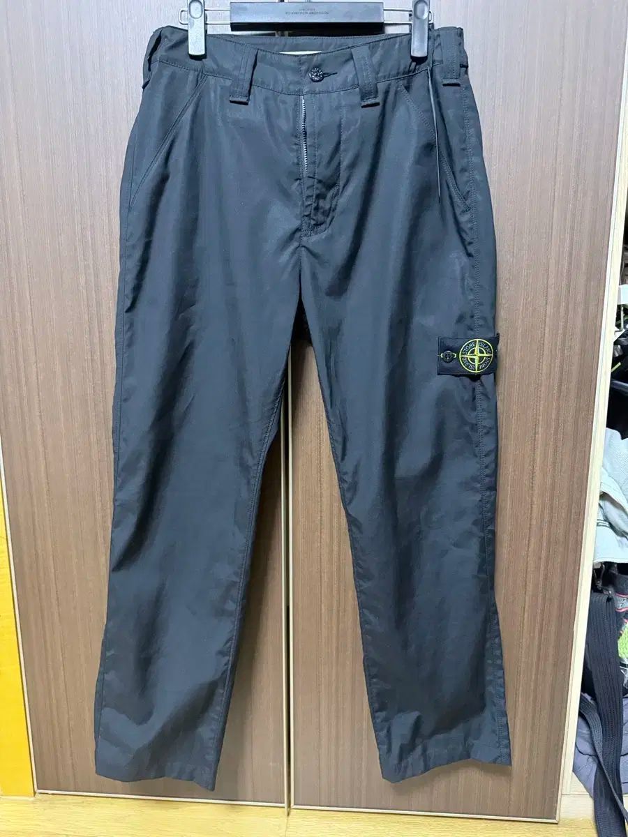 STONE ISLAND ストーンアイランド 25ss スーピマコットン チノパンツ 黒