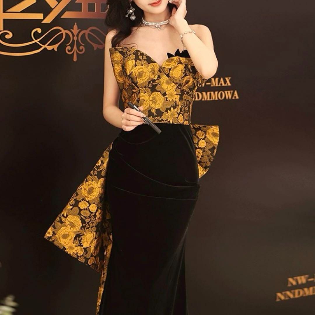 ゴールドの花柄がオシャレなバックリボンの ベアロングドレス