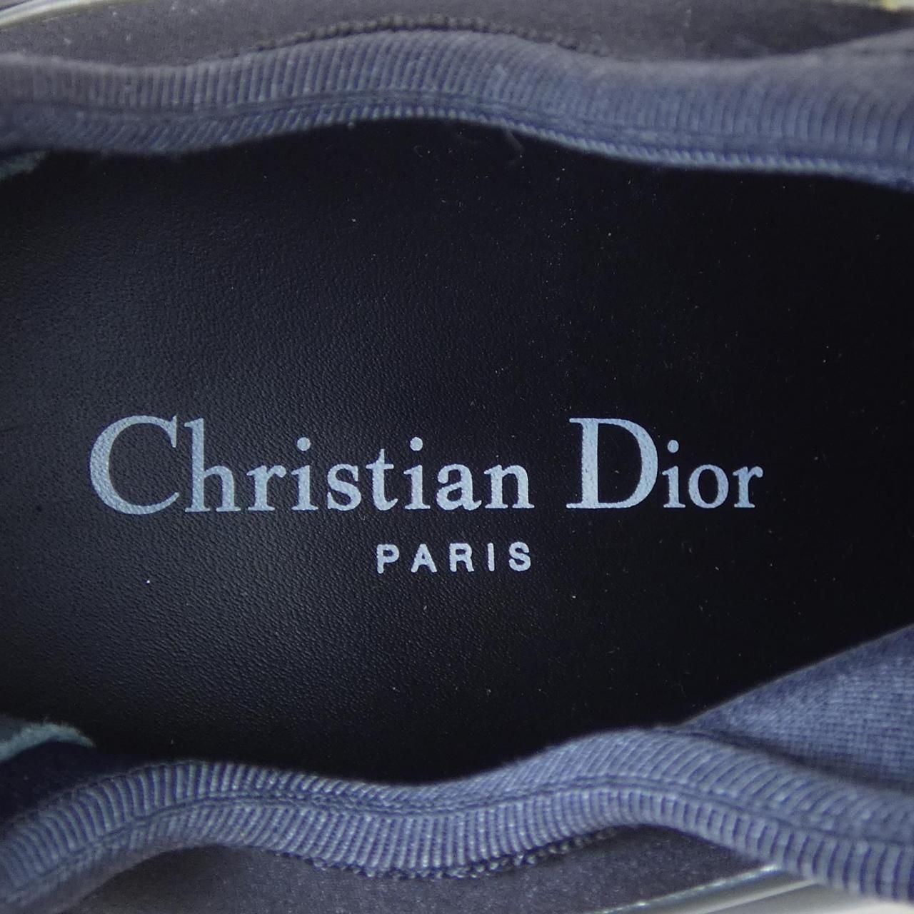 DIOR