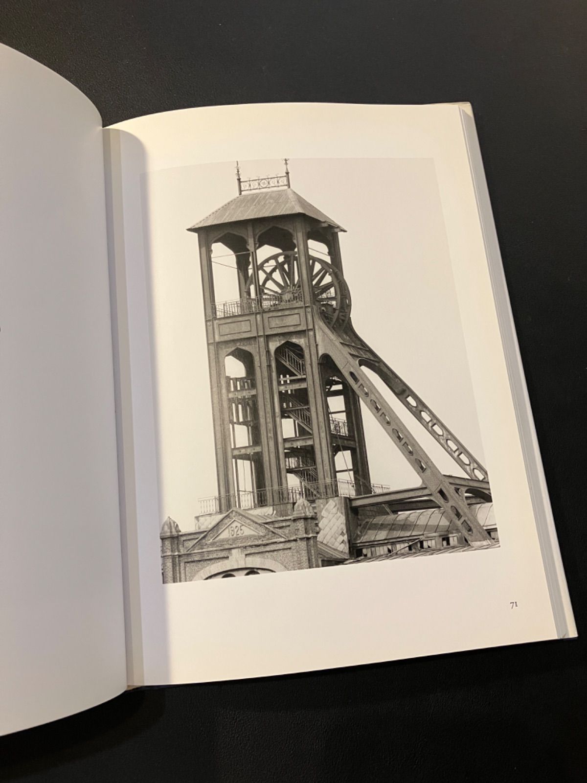 Bernd und Hilla Becher（ベルント＆ヒラ・ベッヒャー写真集） ベルント＆ヒラ・ベッヒャー写真集 Typologies of Industrial