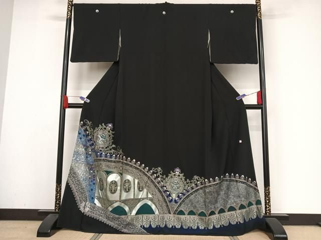 平和屋着物●豪華黒留袖　作家物　泰常　更紗花文　銀彩　正絹　逸品　AABA4484np 平和屋着物○豪華黒留袖 作家物 泰常 更紗花文 銀彩 正絹 逸品