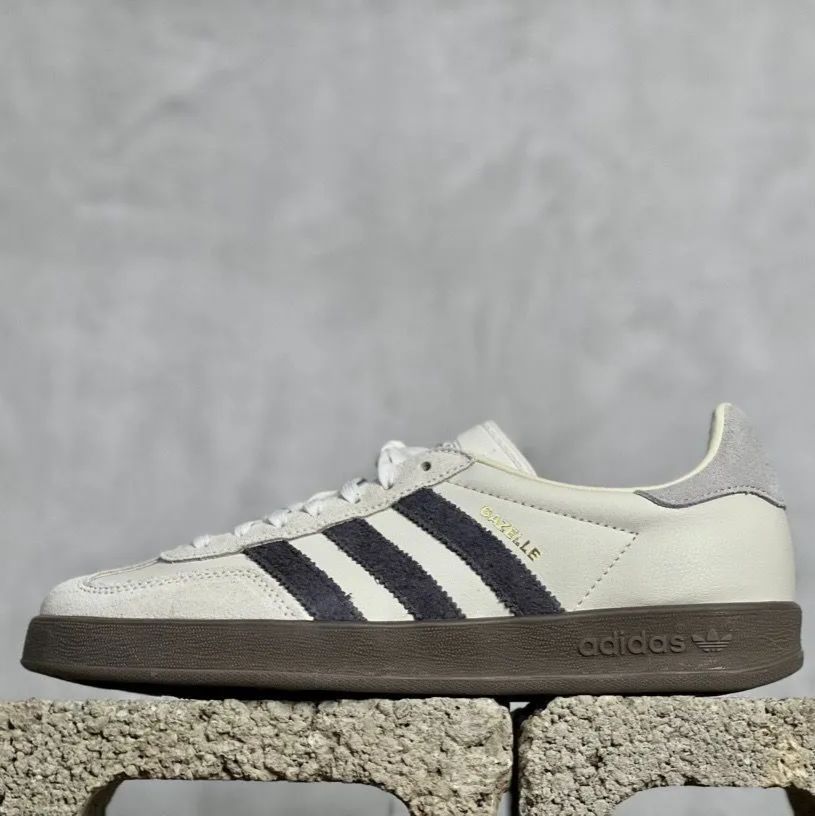 新品未使用  箱付  adidas gazelle emmi   ガゼル スニーカー IH8548