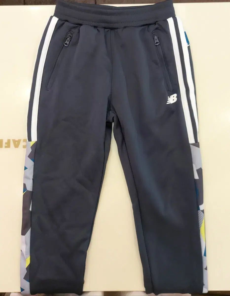 ニューバランス