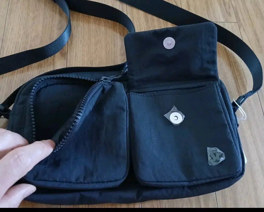 クロスボディーバッグ 2.5L