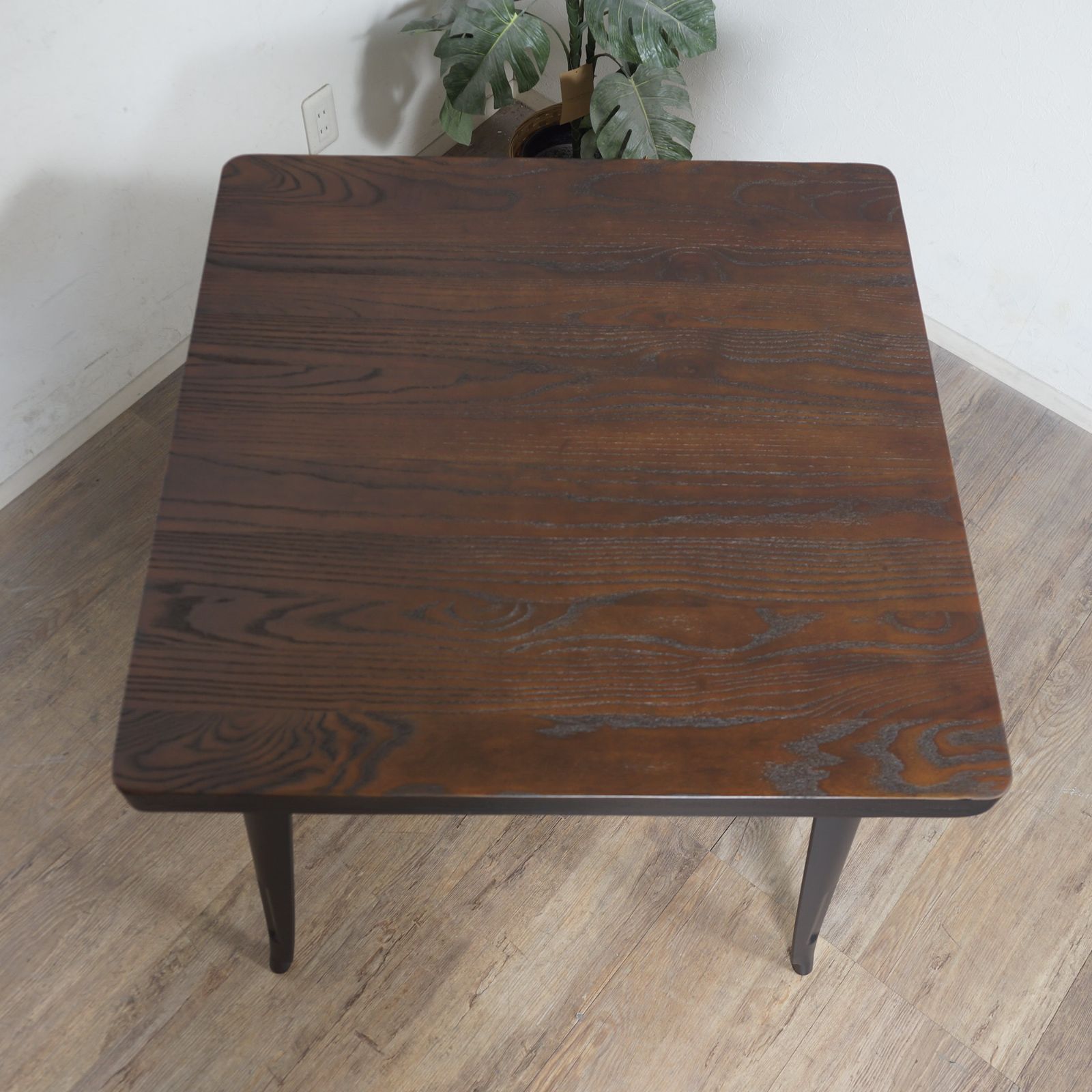 ダイニングテーブル