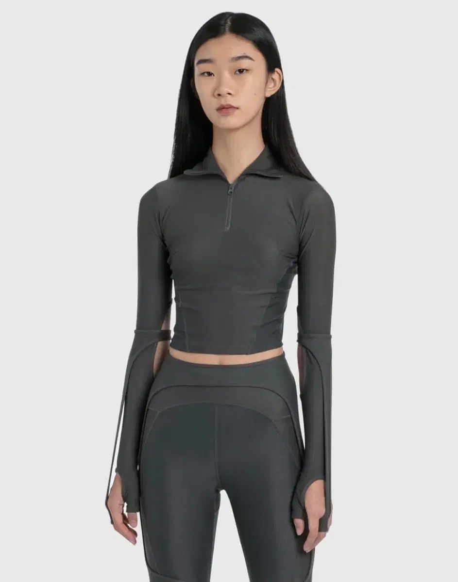 HYEIN SEO ヘインソ ハーフ ジップアップ スポーツ トップス