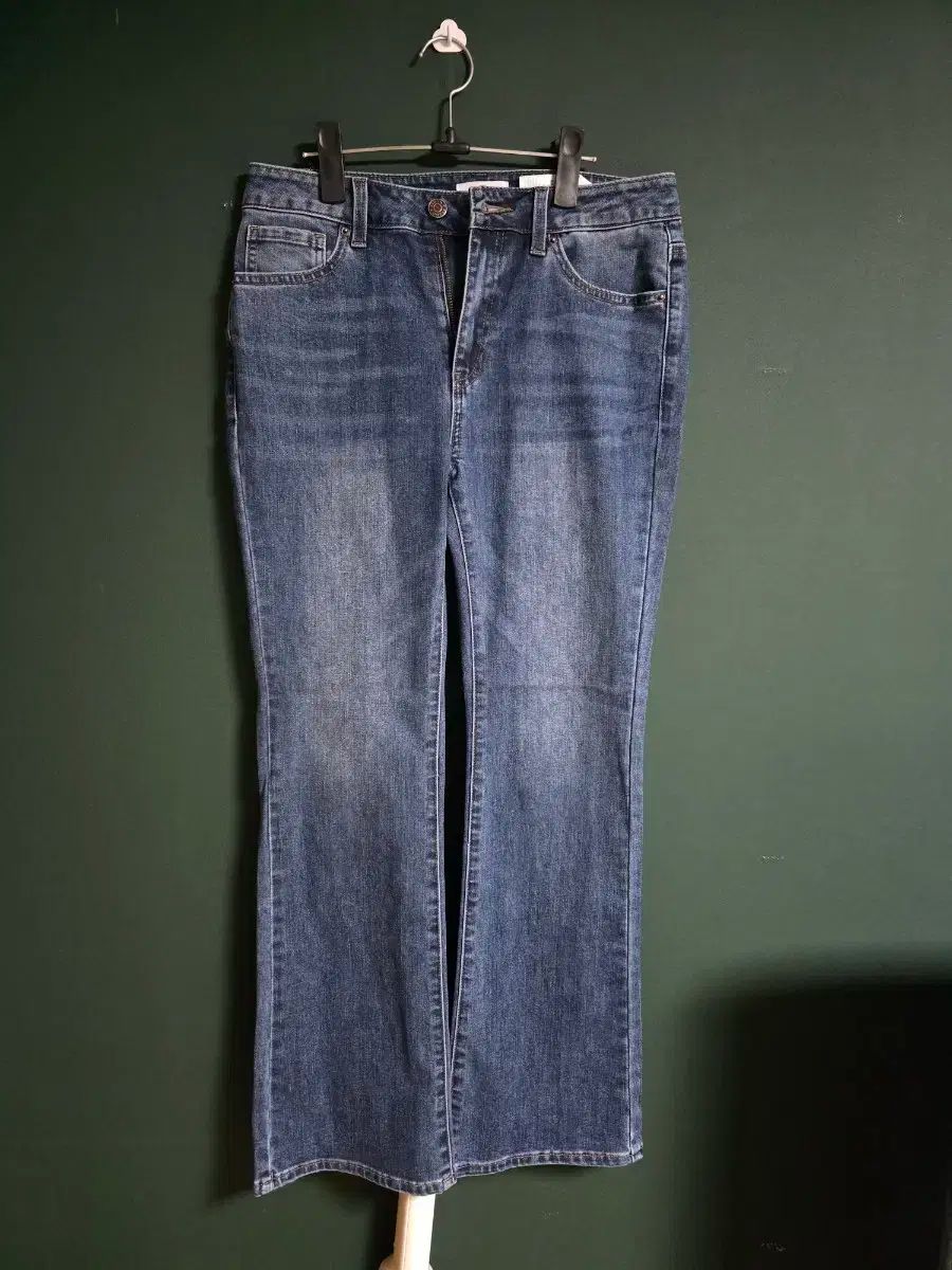 新品)) 推測 レディース スリム ブーツカット デニム 28 サイズ