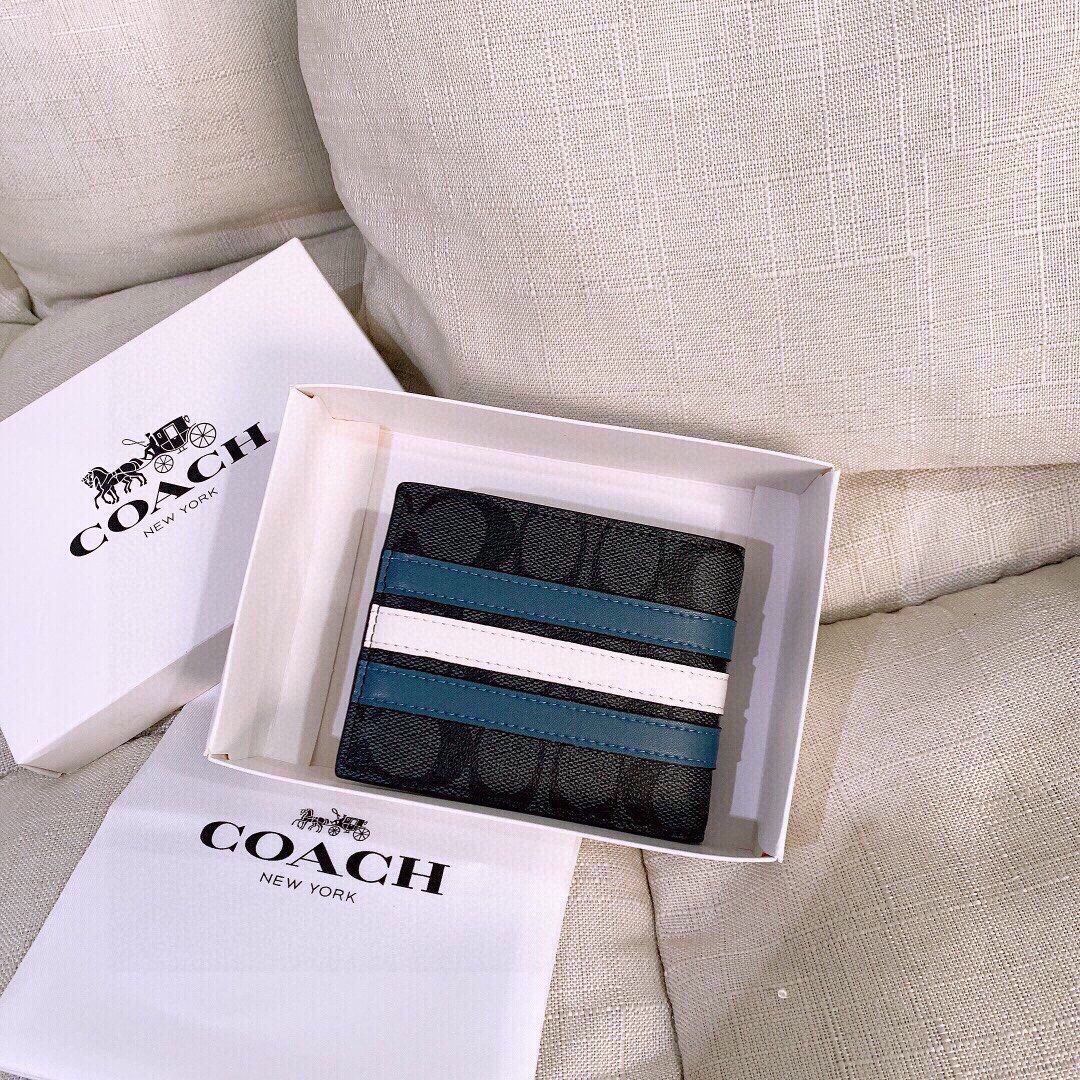 今日 COACH コーチ 短財布 在庫 価格