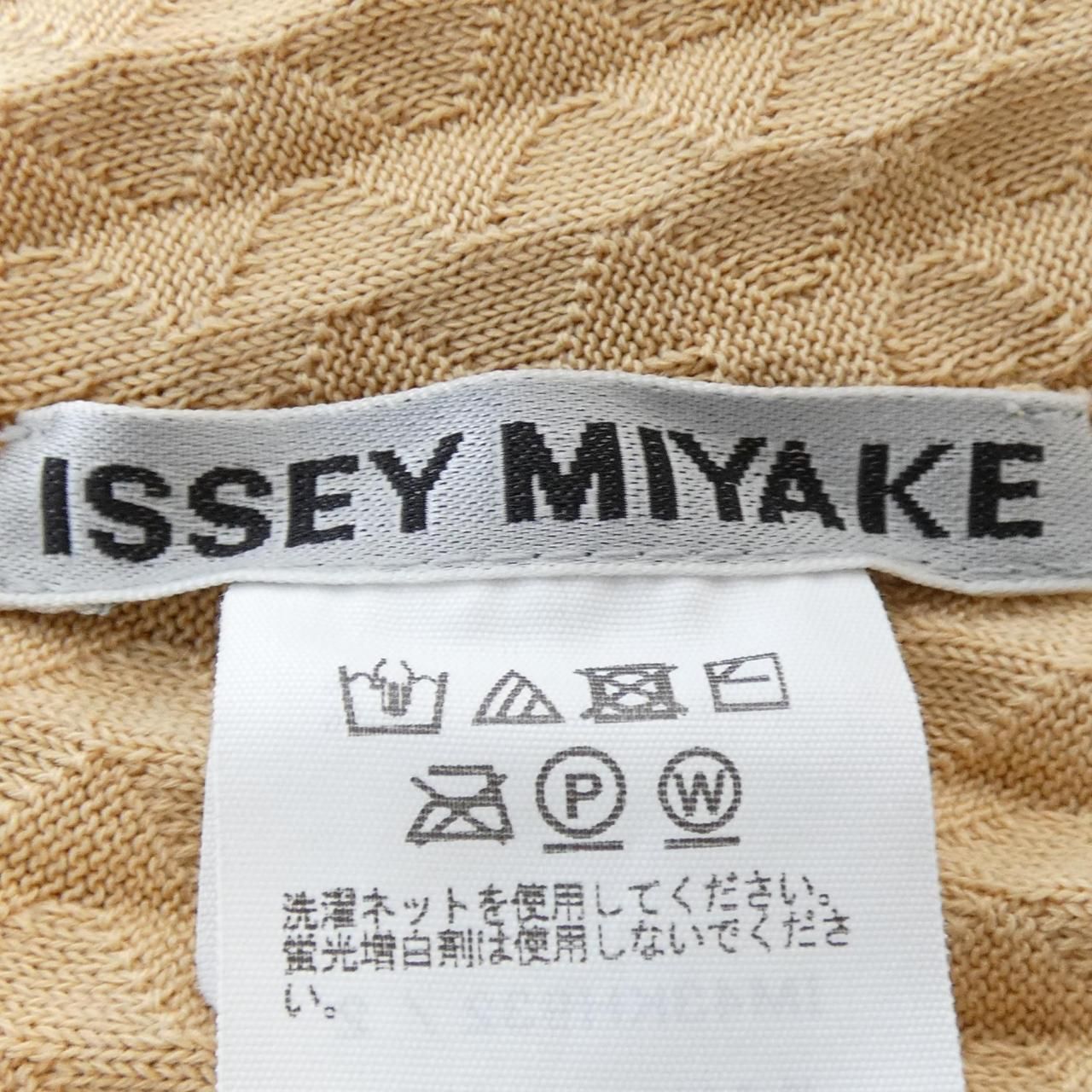 ISSEY
