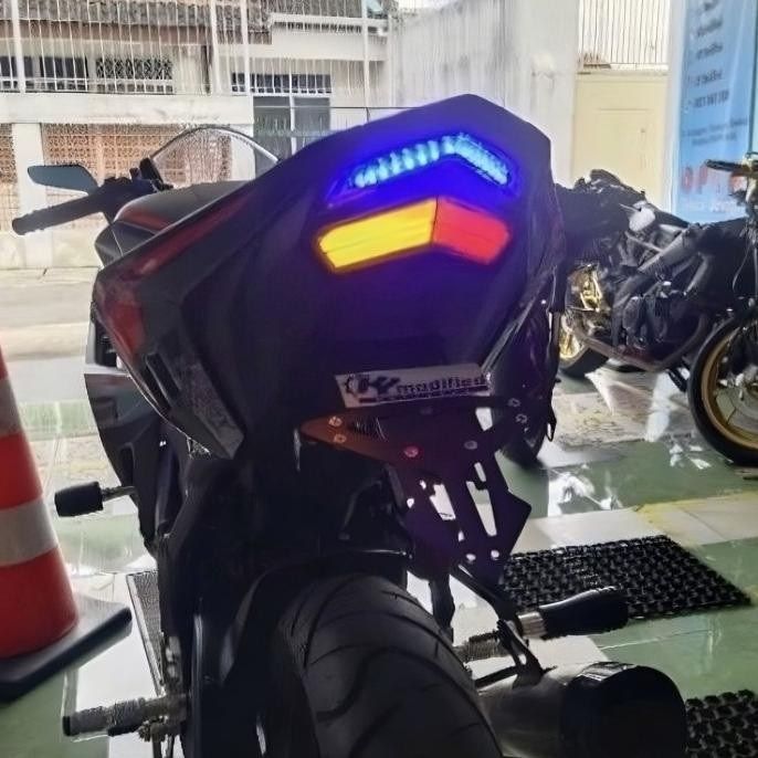 CBR150R テールライト