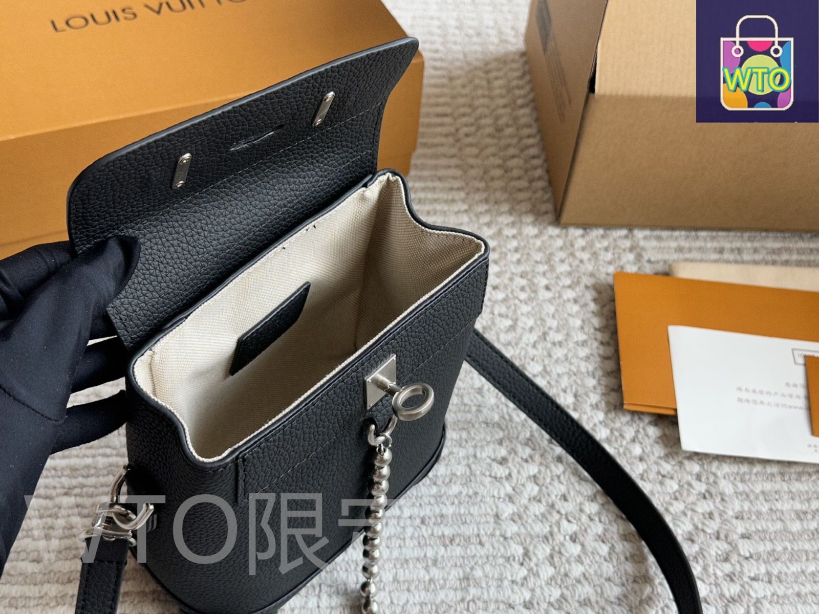 【送料無料】Louis Vuitton スチーマーバッグ 15 Louis Vuitton Steamer 15 Black in Calfskin with Silver-tone - US