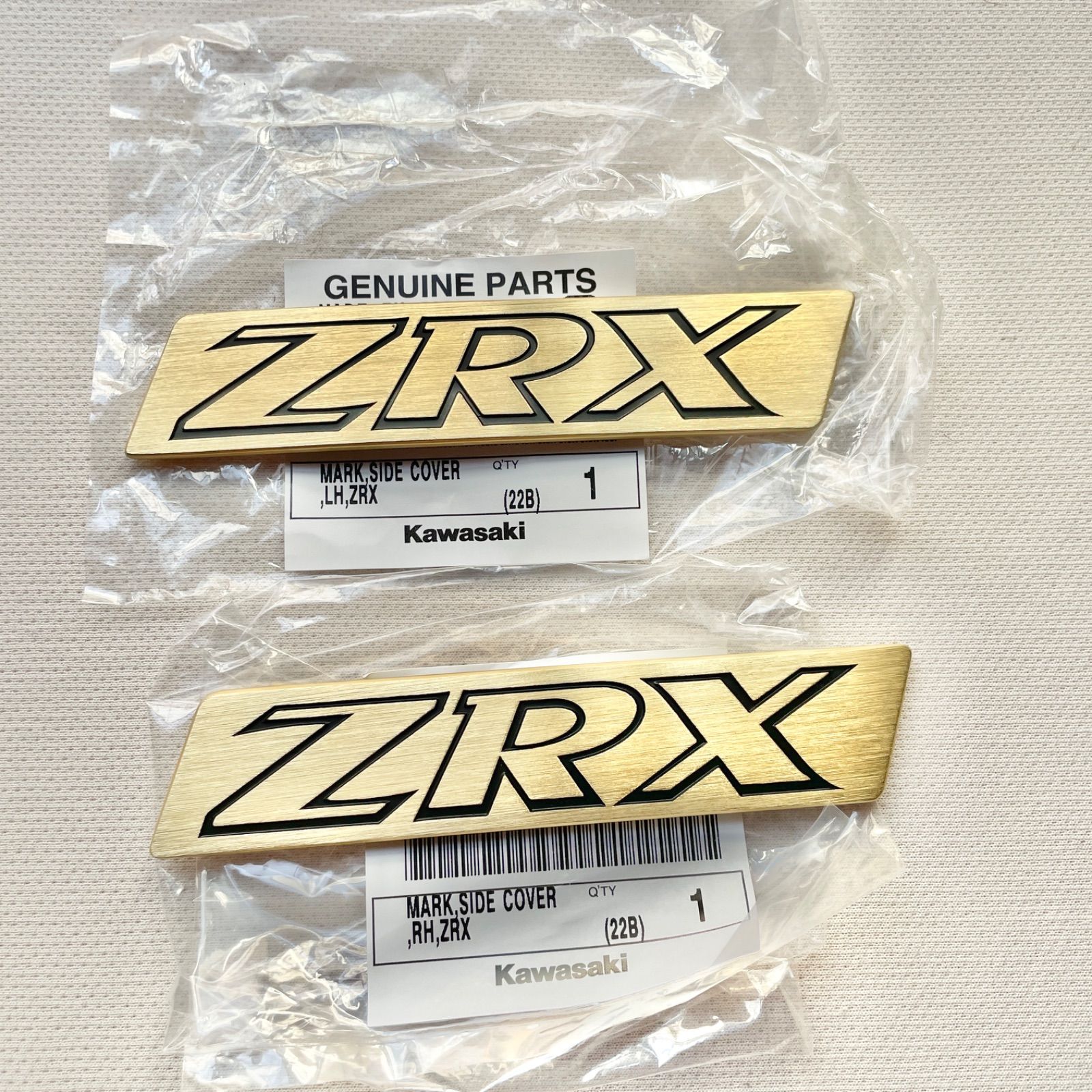 カワサキ 純正 新品 ZRX400 サイドカバー エンブレム ゴールド zrx カワサキ 純正 新品 ZRX400 サイドカバー エンブレム ゴールド zrx