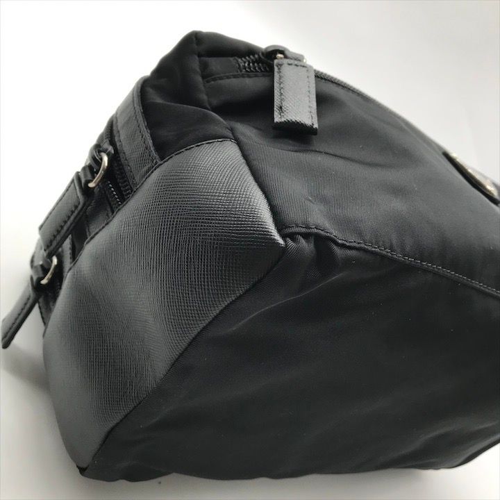 良品 PRADA プラダ 三角ロゴ プレート ナイロン サフィアーノ
