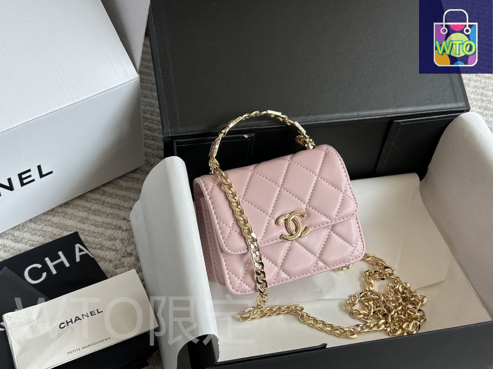 今日特価】Chanel 22s Enamel Handle Pouch エナメルハンドル